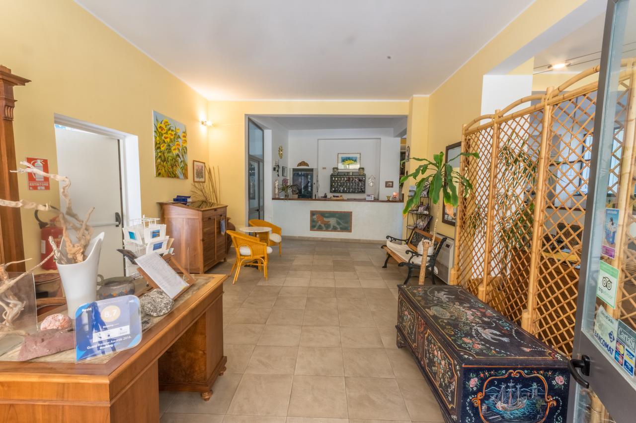 Residence Hotel Baia Portinenti リーパリ エクステリア 写真