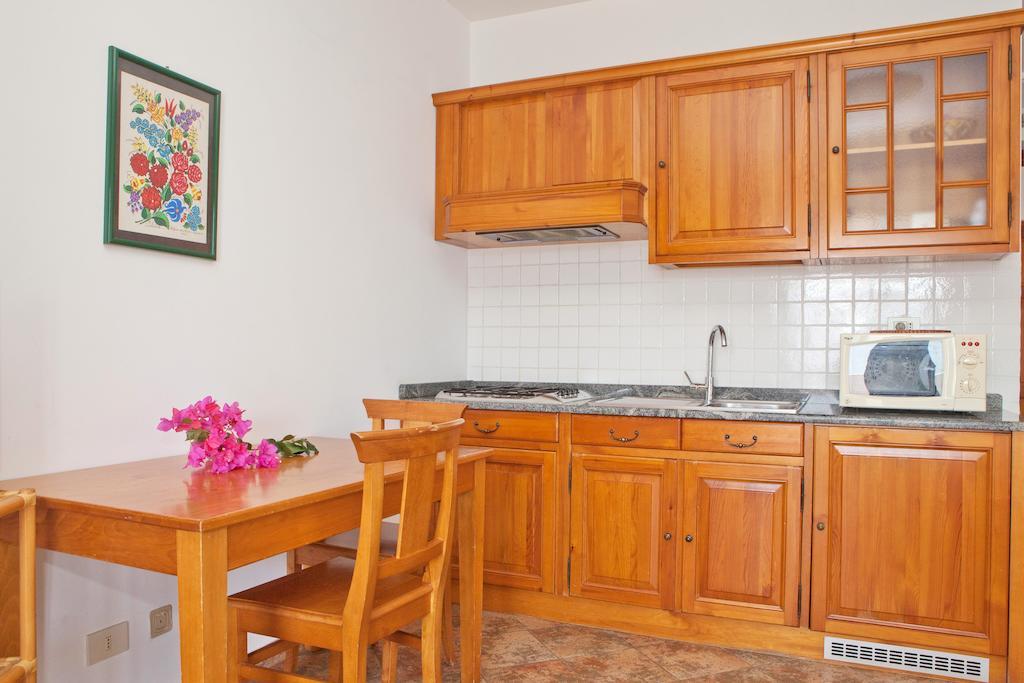 Residence Hotel Baia Portinenti リーパリ エクステリア 写真